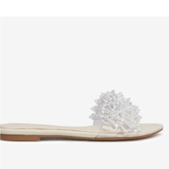 Sz 7.5 In The Spotlight Embellished Flat White Sandals NIB - Picture 2 of 6